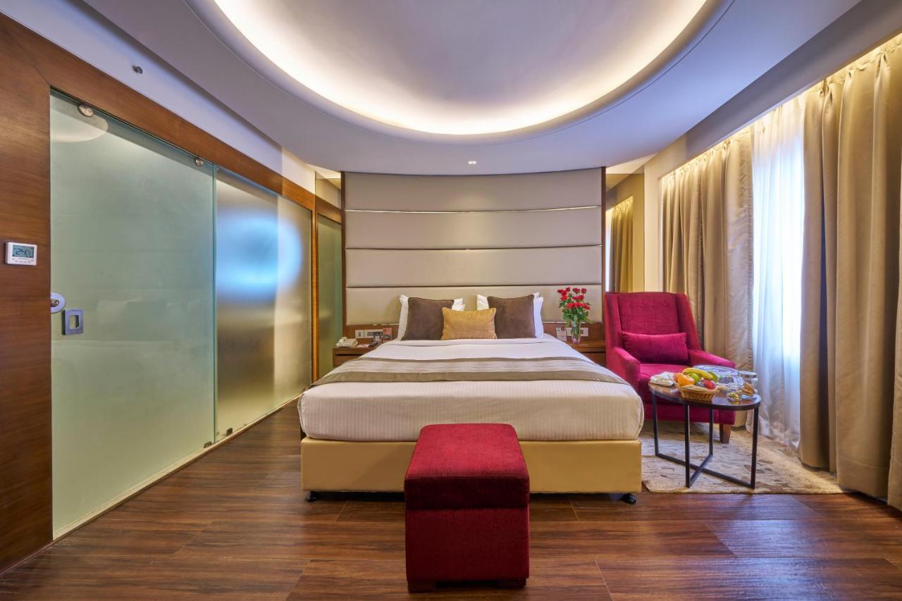Hotel Hindusthan International, Бхубанешвара Экстерьер фото