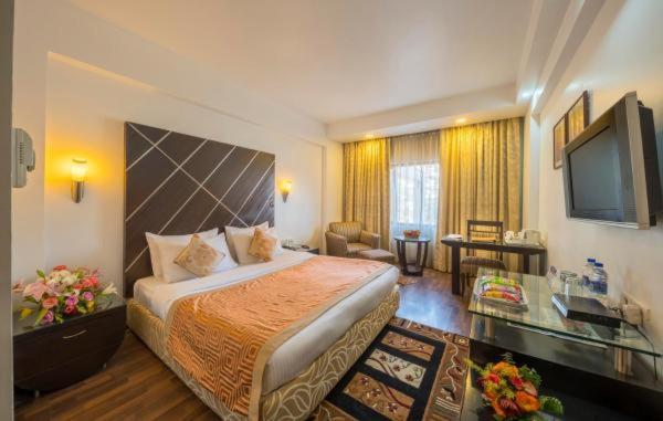 Hotel Hindusthan International, Бхубанешвара Экстерьер фото