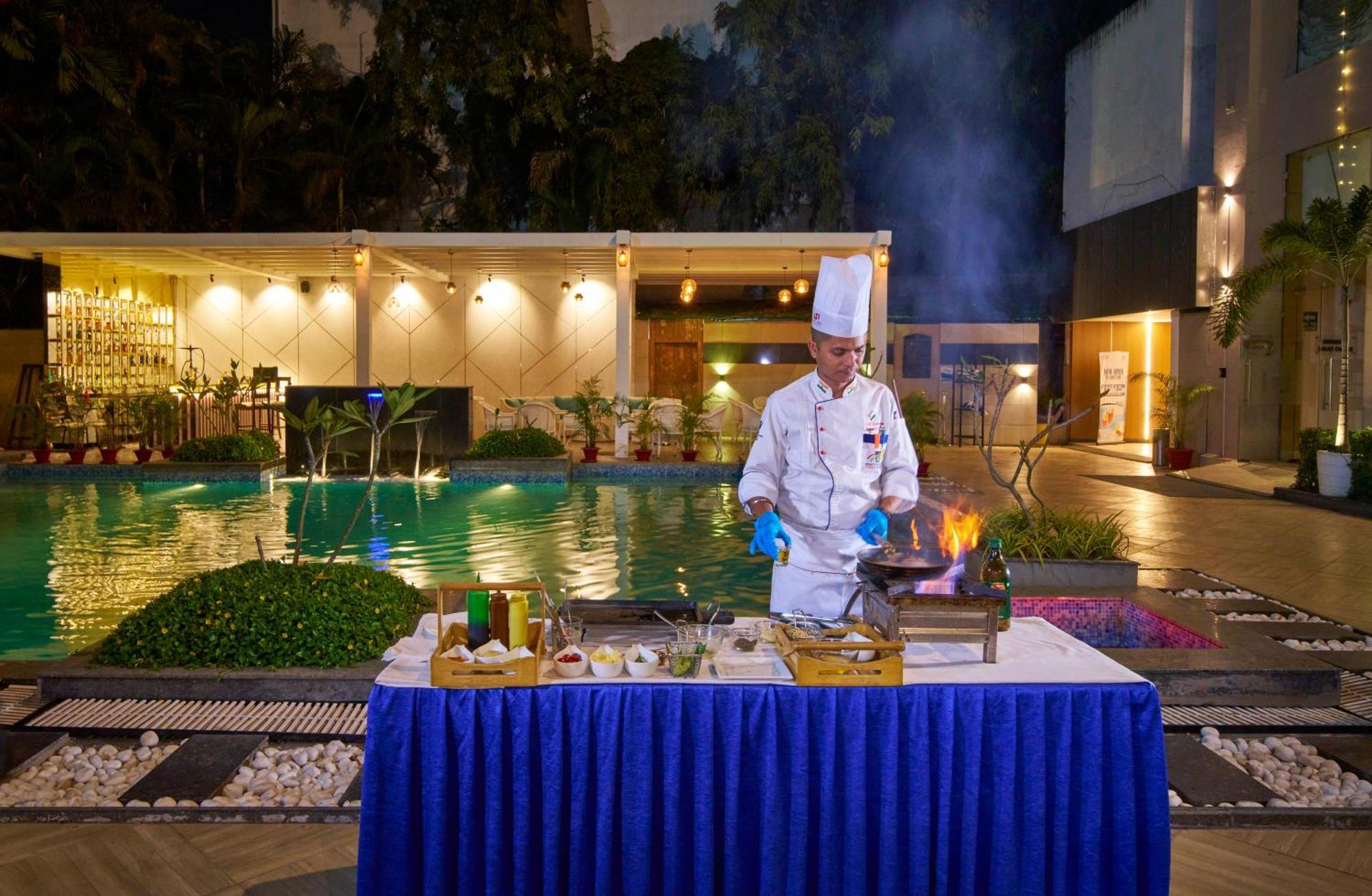 Hotel Hindusthan International, Бхубанешвара Экстерьер фото