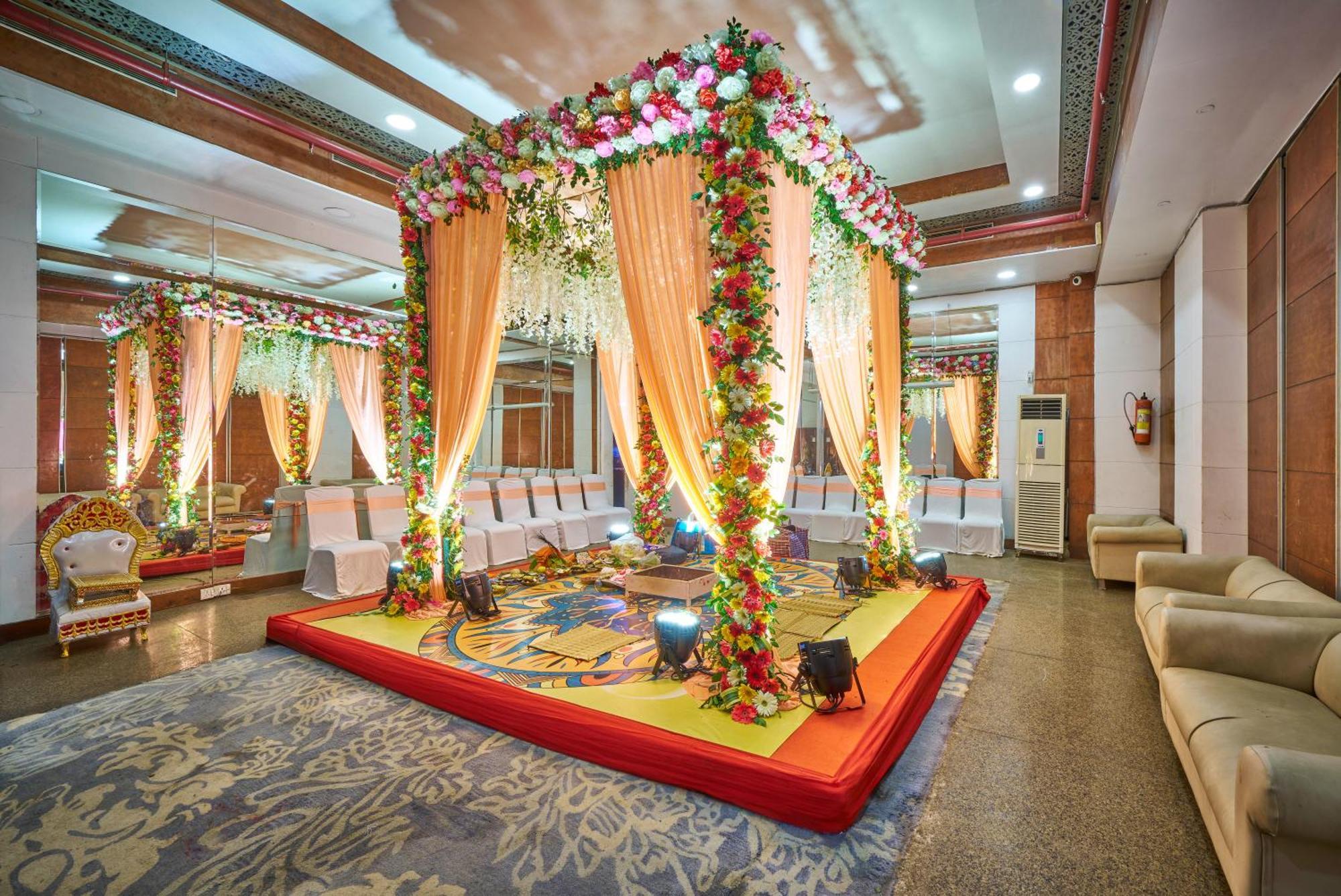 Hotel Hindusthan International, Бхубанешвара Экстерьер фото