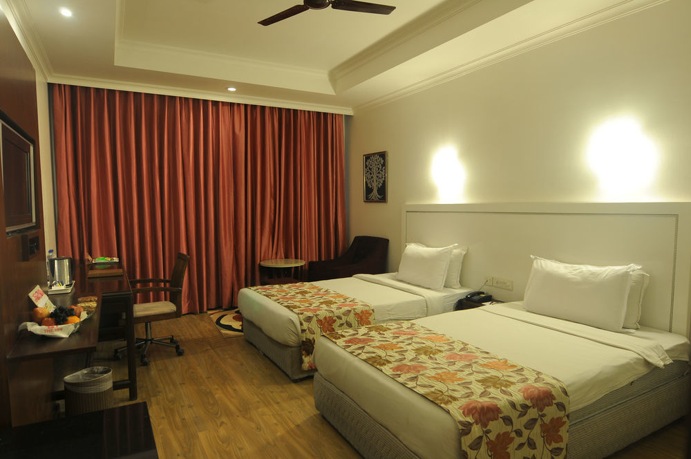 Hotel Hindusthan International, Бхубанешвара Экстерьер фото